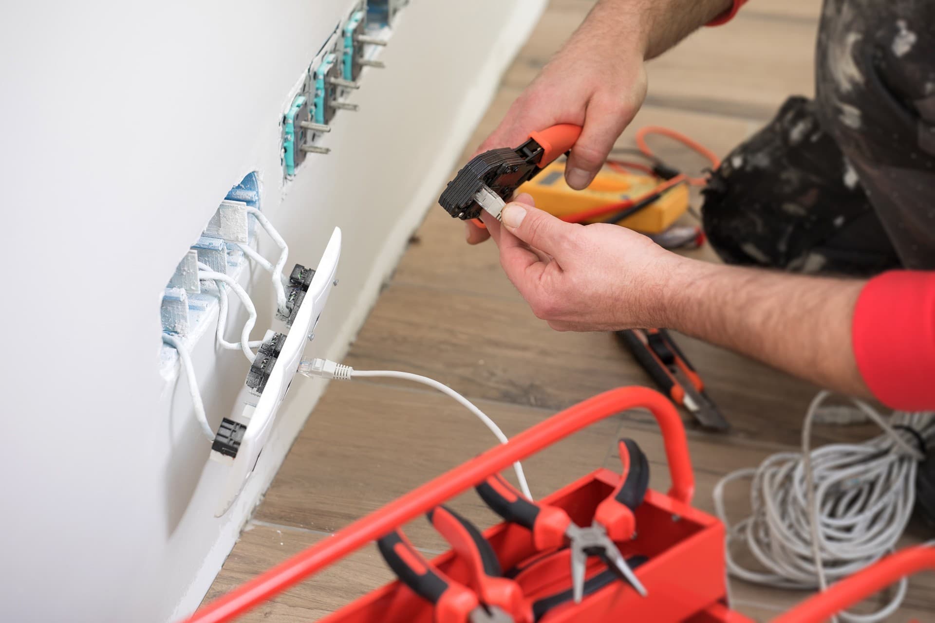 ¡Contacte con nuestro equipo de electricistas!
